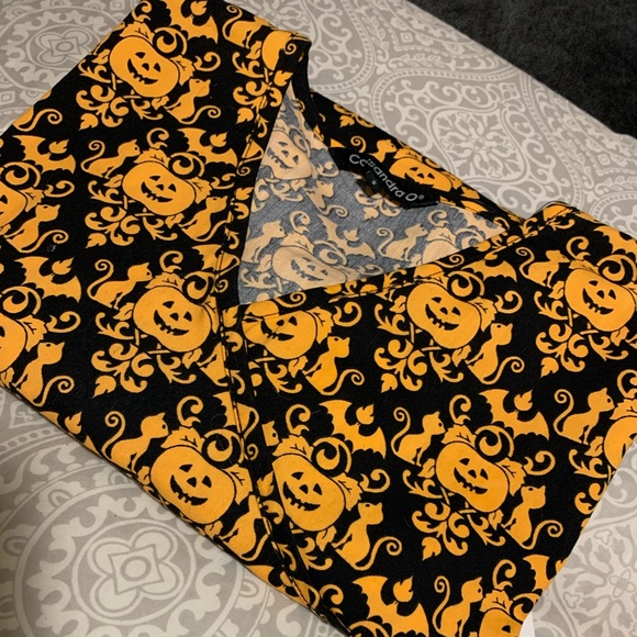 Scrub tops - Picture 2 of 4